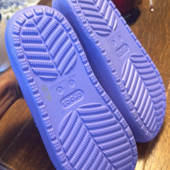 Crocs Unisex-Adult Classic Cozzzy Platform Sandals | Fuzzy Slippers Slide M6 W8 - Picture 5 of 5